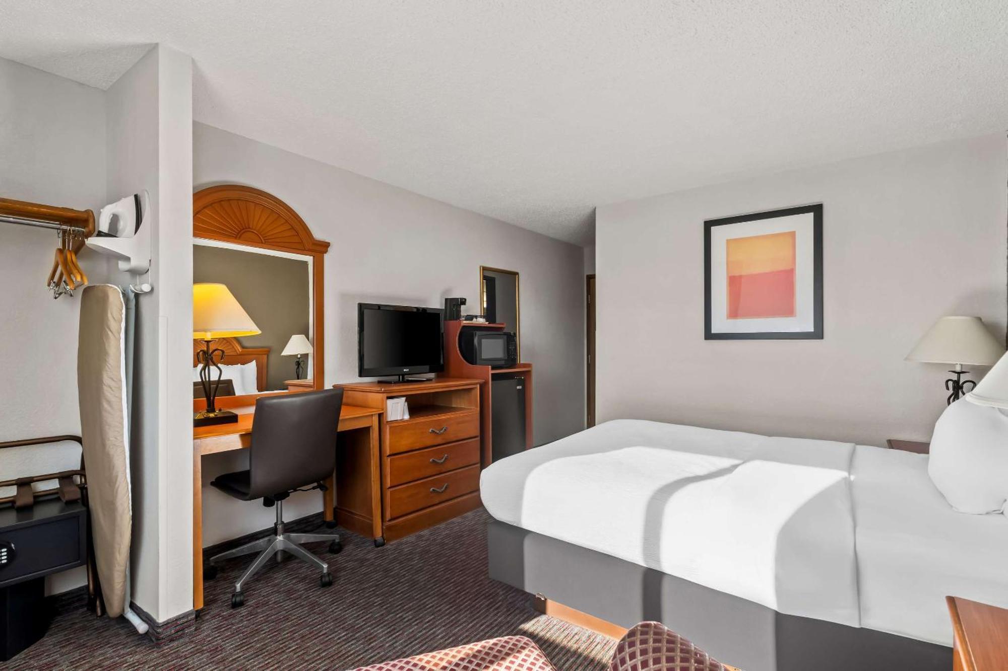 Quality Inn Sidney I-80 Exterior photo