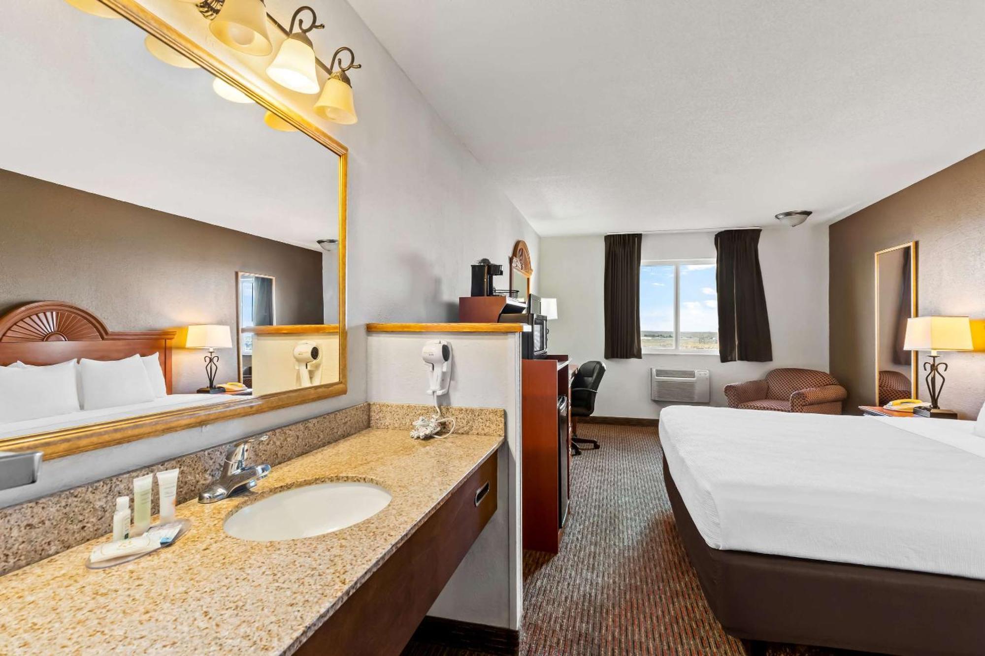 Quality Inn Sidney I-80 Exterior photo