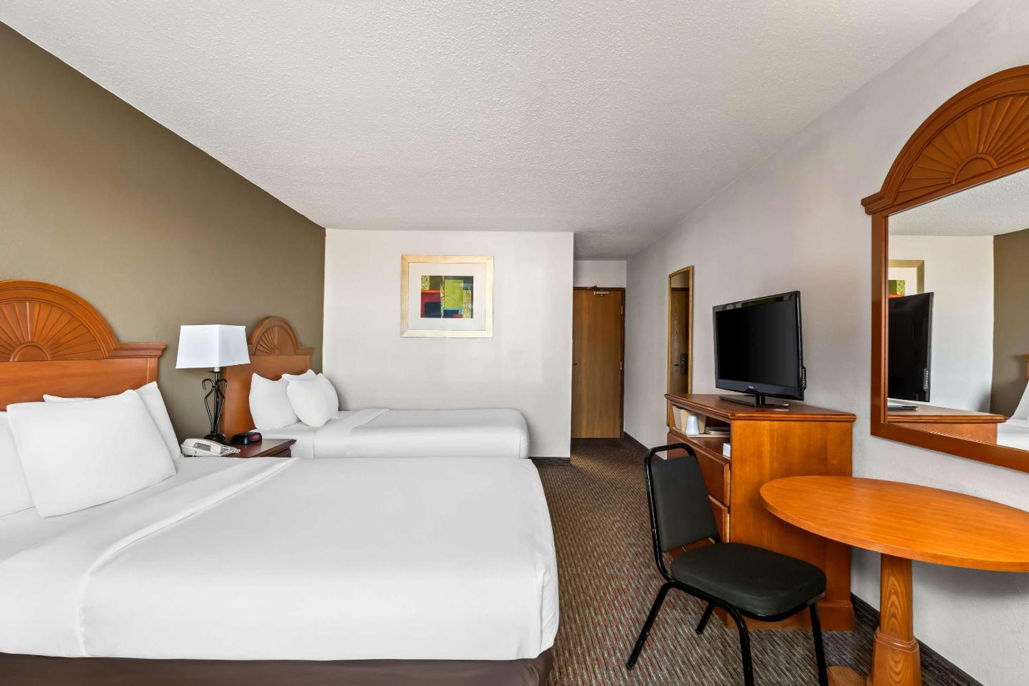 Quality Inn Sidney I-80 Exterior photo